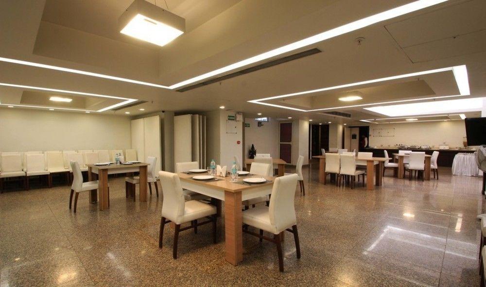 ניו דלהי Hotel Ivory 32 מראה חיצוני תמונה