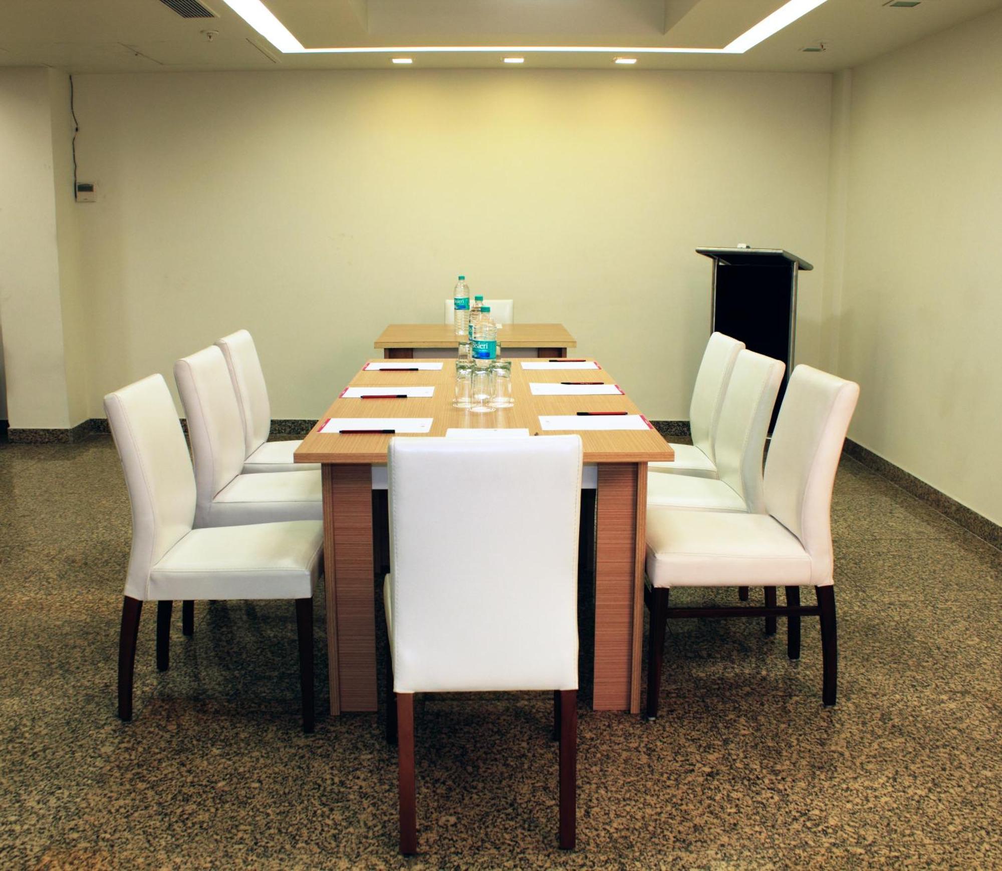 ניו דלהי Hotel Ivory 32 מראה חיצוני תמונה