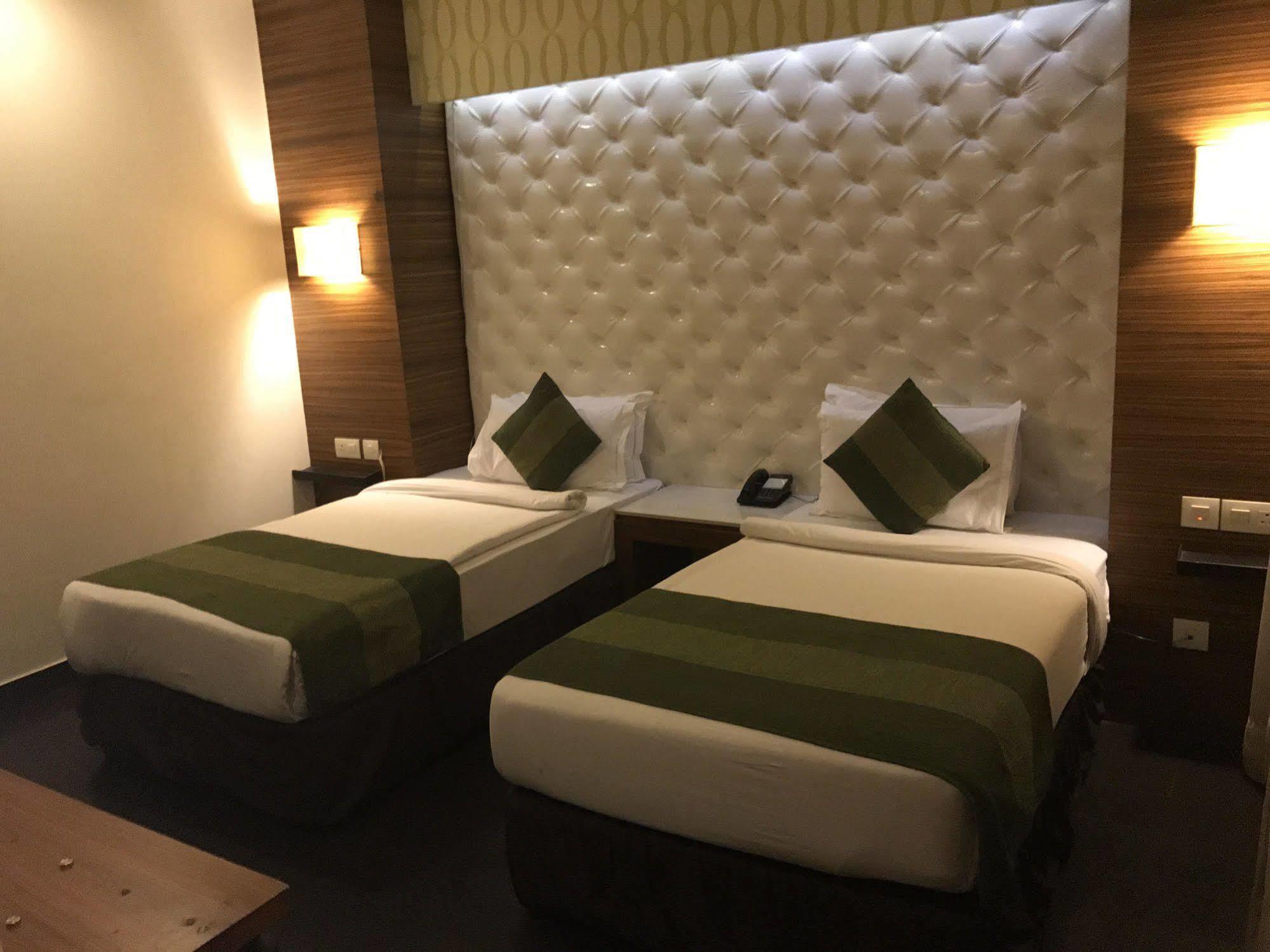 ניו דלהי Hotel Ivory 32 מראה חיצוני תמונה