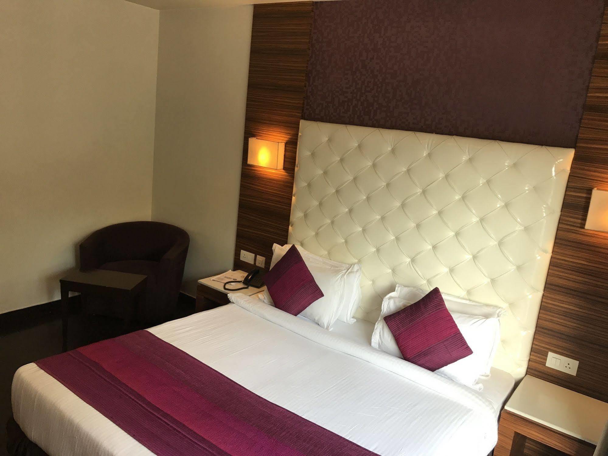 ניו דלהי Hotel Ivory 32 מראה חיצוני תמונה