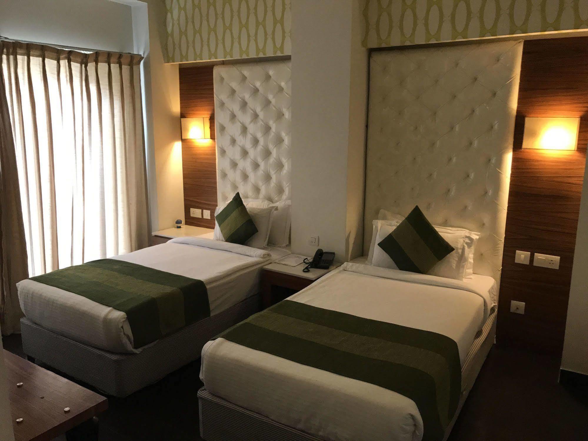 ניו דלהי Hotel Ivory 32 מראה חיצוני תמונה