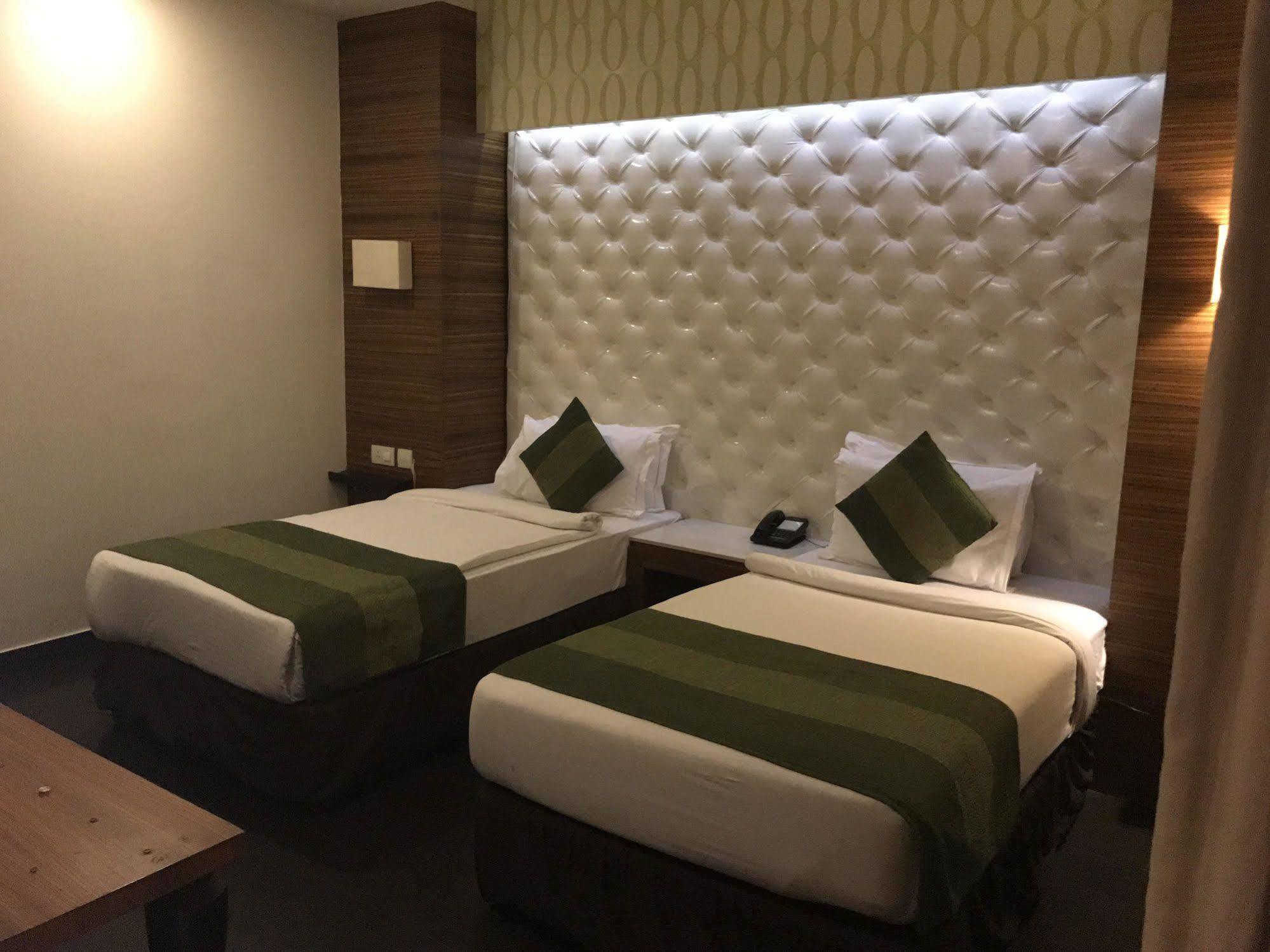 ניו דלהי Hotel Ivory 32 מראה חיצוני תמונה